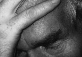 Závrať dokáže lékař vyřešit během pár minut, může být ale i příznakem mozkové příhody