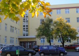 Na PG klinice implantovali 1000. pásku zabraňující močové inkontinenci u žen