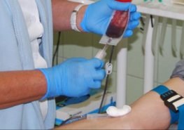 „Hokejový“ nábor v Pardubické nemocnici přilákal 23 nových dárců krve