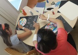 I STONAT SE DÁ S ÚSMĚVEM aneb duben 2021 na dětském oddělení