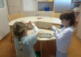 I STONAT SE DÁ S ÚSMĚVEM aneb květen 2021 na dětském oddělení