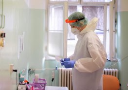 Nepřišlo vám potvrzení o provedeném PCR testu? Nemocnice spustila novou službu