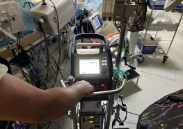 Pardubická nemocnice má ECMO. Pomáhá pacientům s infarktem a na ARO