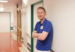 Z bankéře všeobecnou sestrou? Proč ne. Chtěl jsem dělat něco, co mi bude dávat smysl, říká Jan Doležal