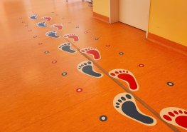 Nový tréninkový chodník pomáhá pacientům nacvičit správný stereotyp chůze