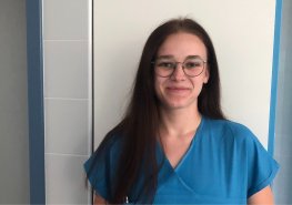 „Ke všem, kteří pracují ve zdravotnictví, mám obdiv,“ říká čerstvě vystudovaná sestra Hana Moravcová.