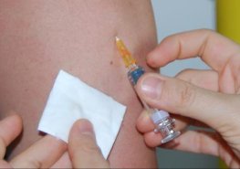 Nemocnice nabízí svým zdravotníkům preventivní očkování proti spalničkám