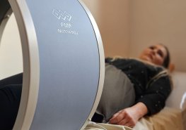 Nový přístroj pro podporu hojení: pacienti oceňují účinnost i komfort rehabilitace