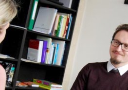 Naši pomoc je vhodné vyhledat včas, radí klinický psycholog Bažant