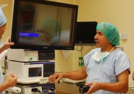 Urologové provedli historicky první laparoskopickou resekci ledviny v Pardubické nemocnici