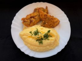 Kuřecí řízek Vihorlat a bramborová kaše