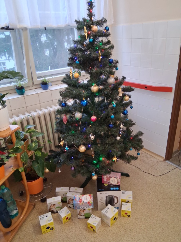 Předání daru na oddělení dlouhodobě nemocných ve Svitavské nemocnici