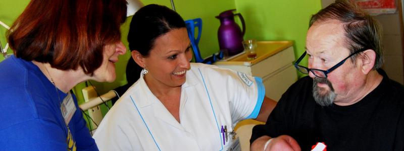 Program Přátelská nemocnice pro zlepšení mezilidských vztahů získal konkrétní obrysy