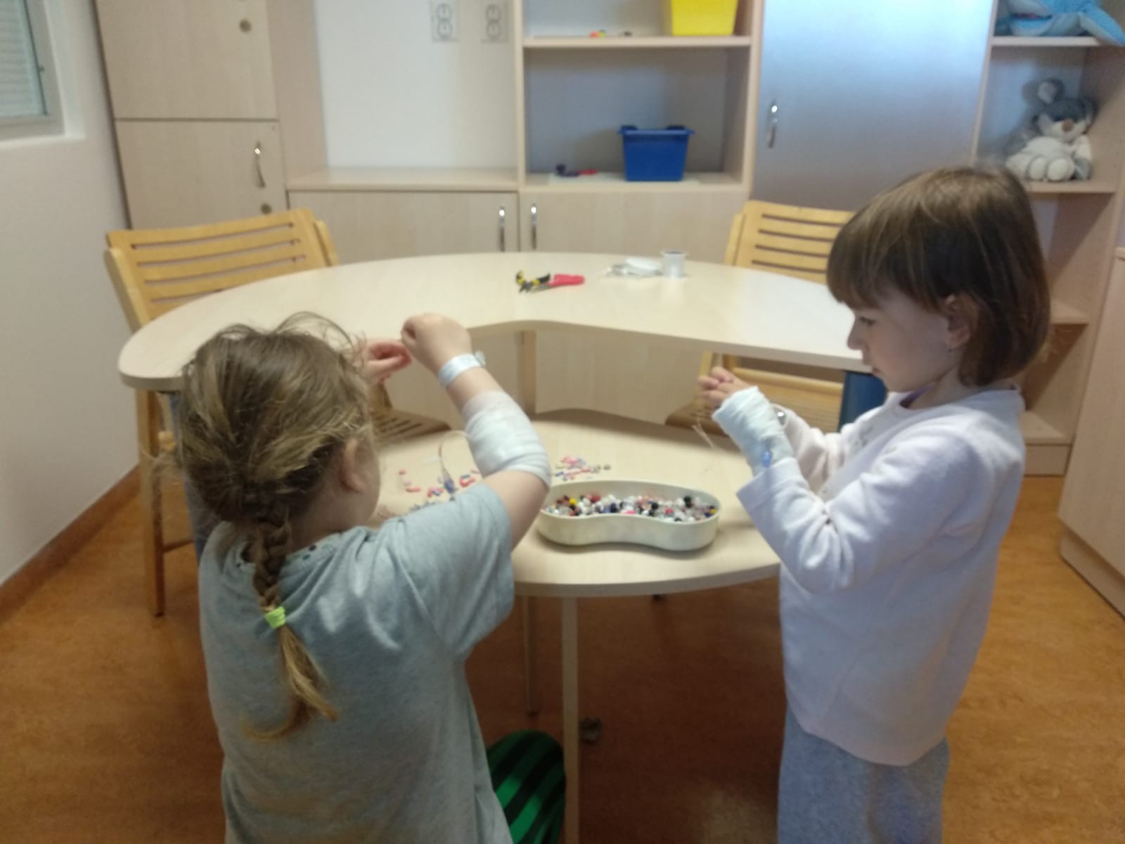 I STONAT SE DÁ S ÚSMĚVEM aneb květen 2021 na dětském oddělení