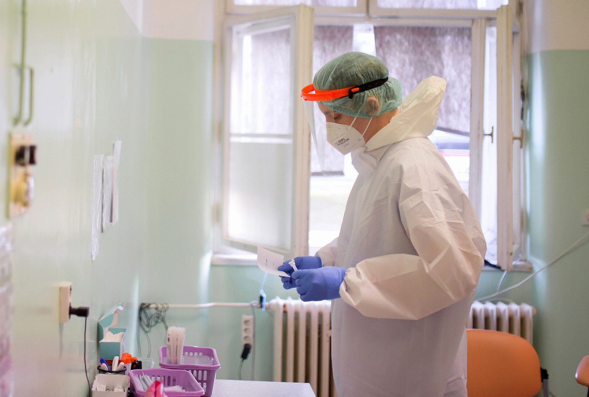 Nepřišlo vám potvrzení o provedeném PCR testu? Nemocnice spustila novou službu