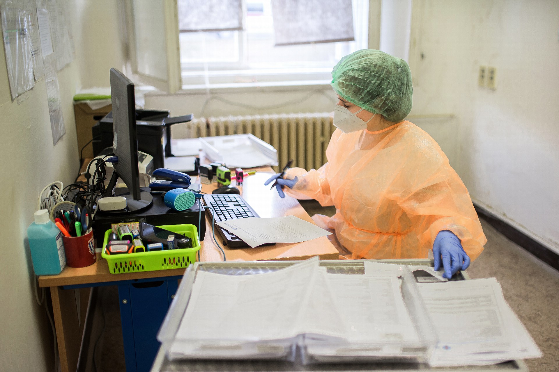 Vzdělávání v nemocnicích během pandemie? Stovky studentů na praxích i on-line veletrhy