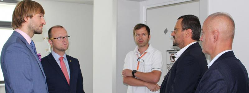 Pardubickou nemocnici navštívil ministr zdravotnictví Adam Vojtěch