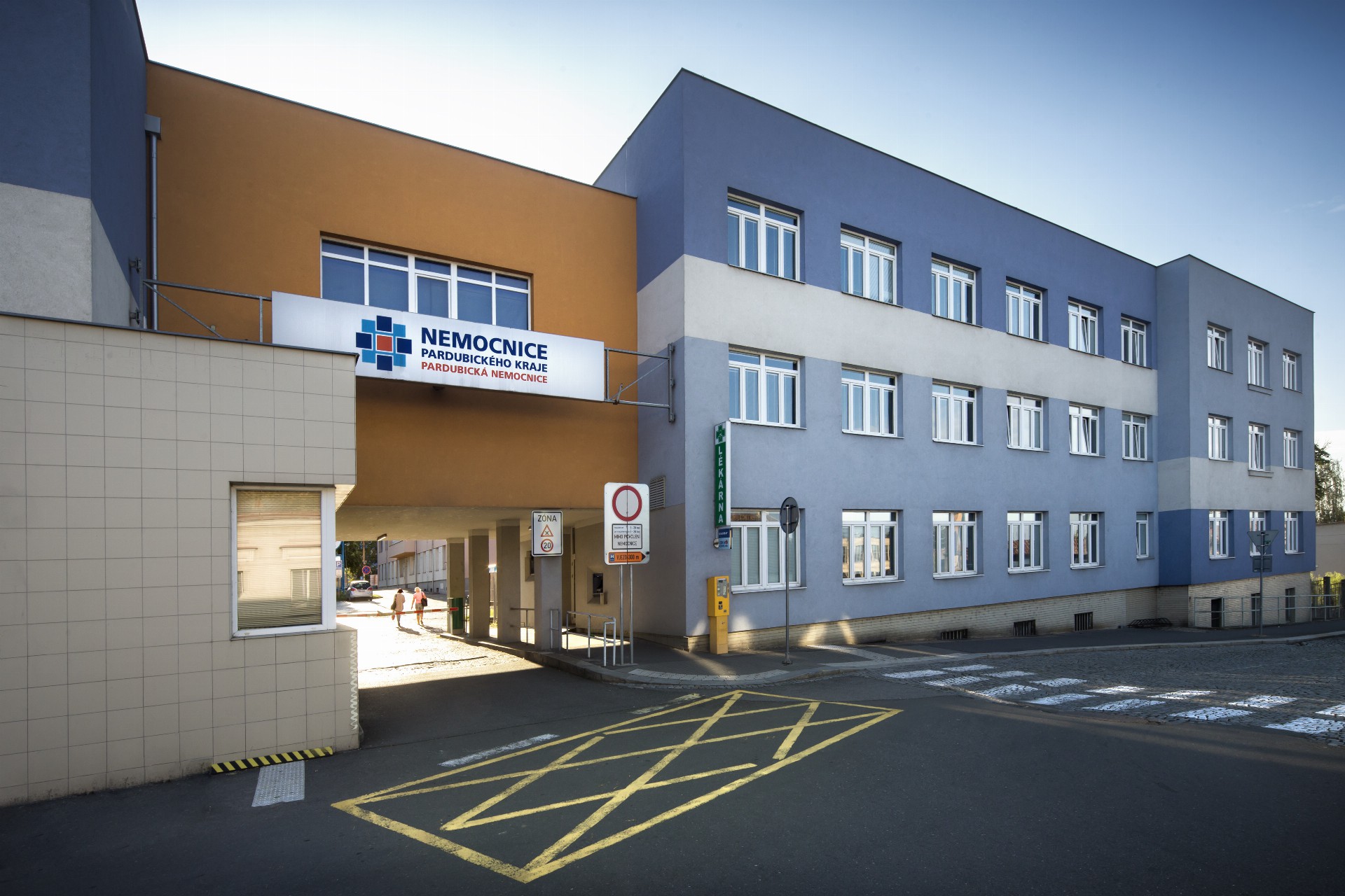 Stavba v Pardubické nemocnici rozšíří zábor a uzavře hlavní vjezdovou bránu