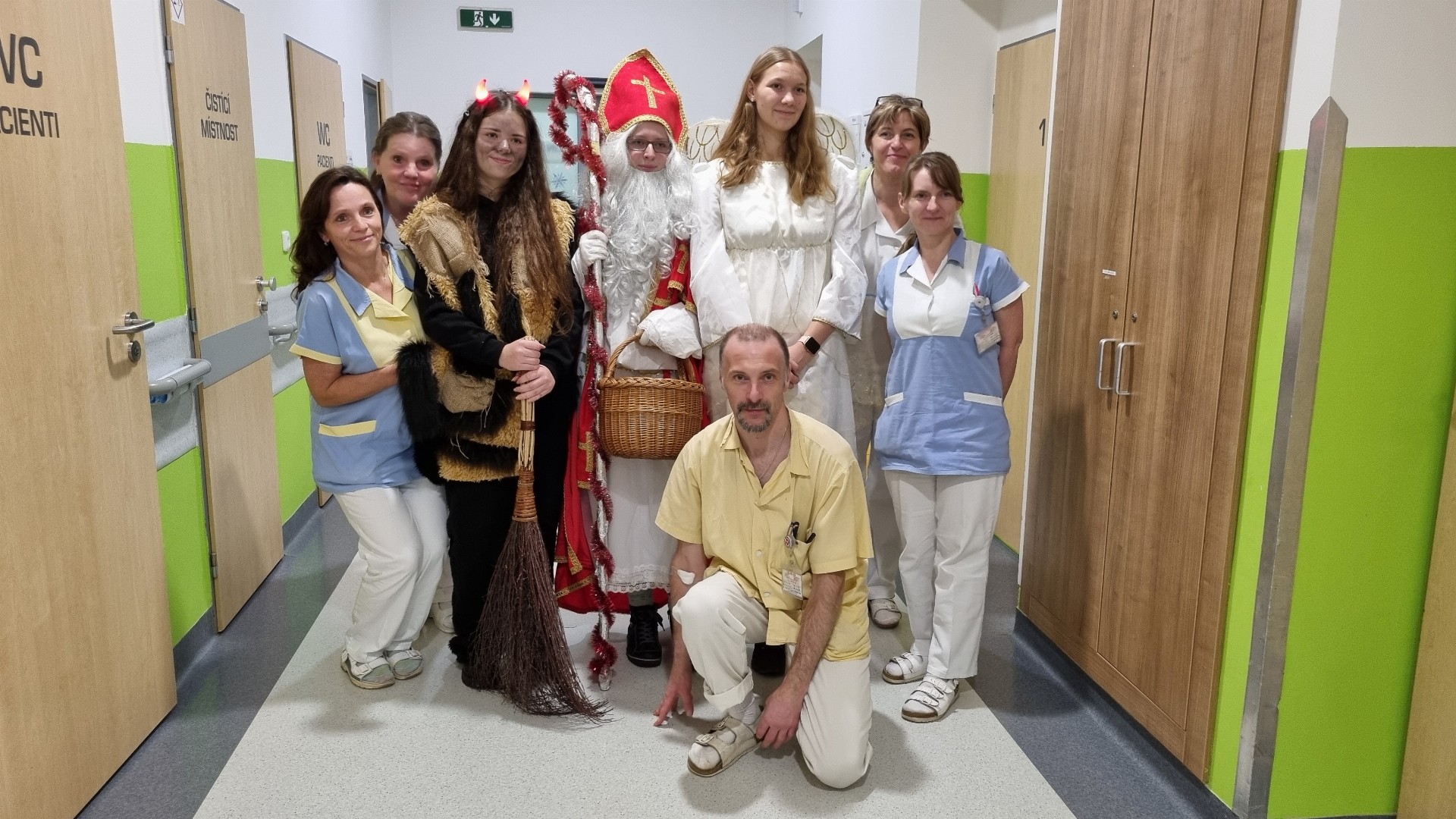 Mikulášská nadílka potěšila pacienty i personál Litomyšlské nemocnice