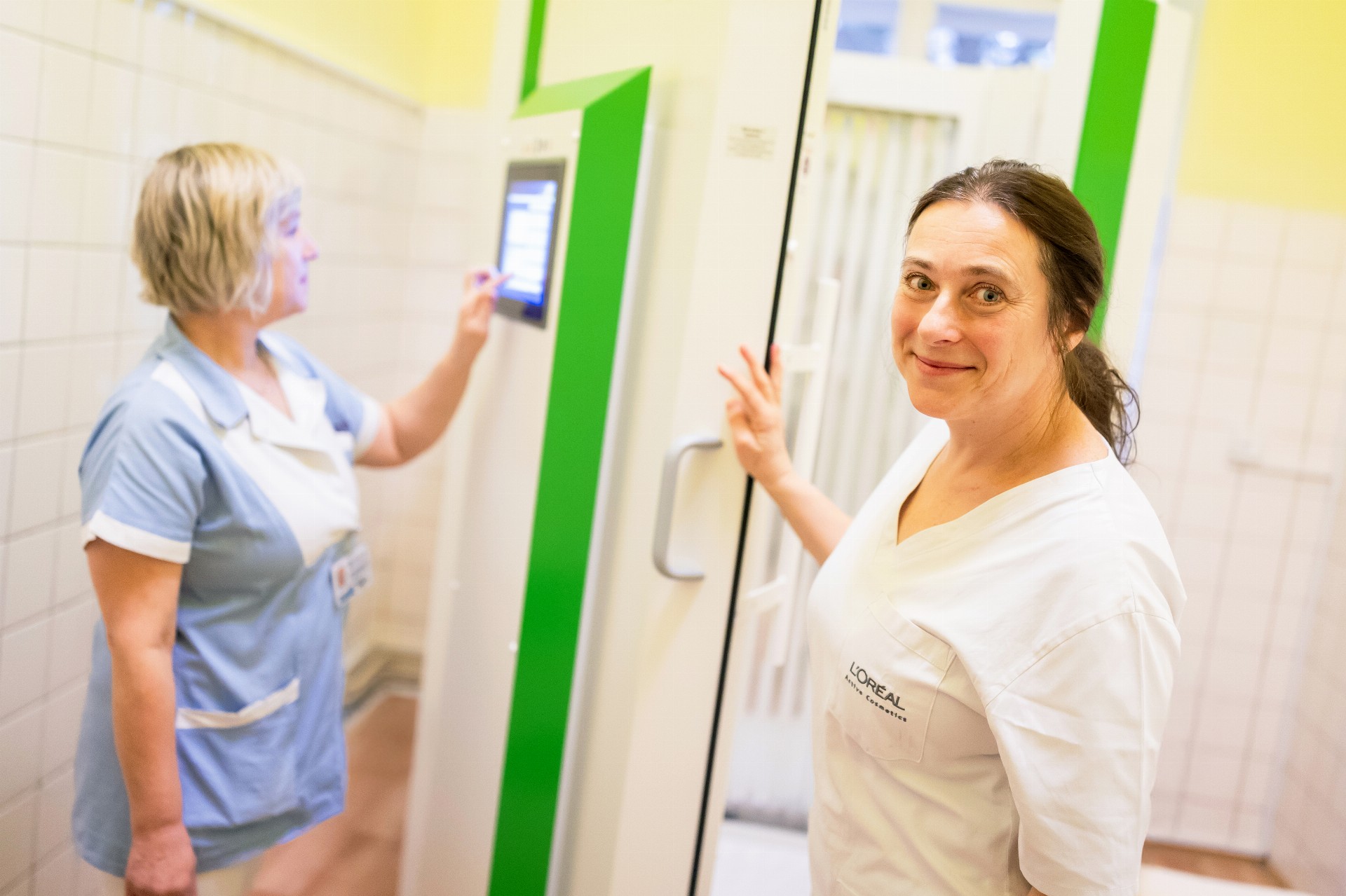 Nová UV fotokabina pro moderní a šetrnou léčbu kožních onemocnění