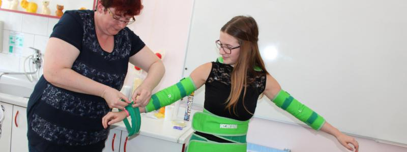 Ze studentů se na hodinu stali starci