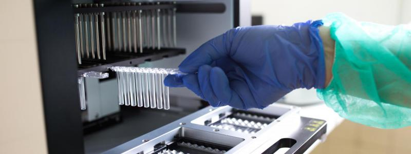 Oddělení infekční diagnostiky Litomyšlské nemocnice pořídilo z daru Nadačního fondu pro rozvoj zdravotnictví Litomyšlska nový izolátor