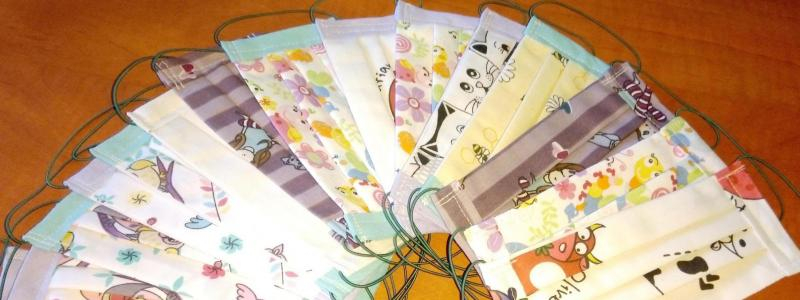 Nemocnice Pardubického kraje pozastavuje příjem šitých látkových roušek